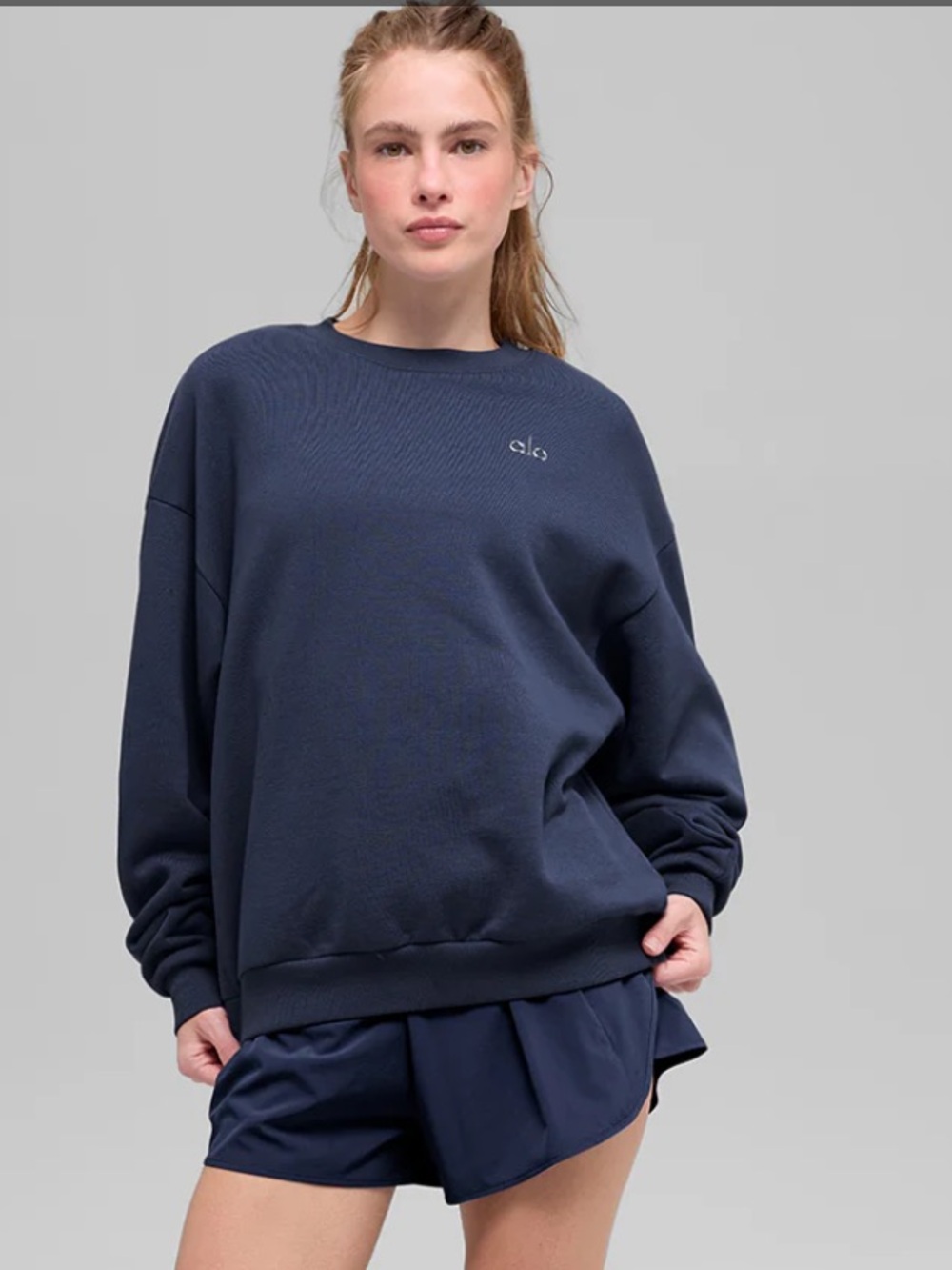ALO Yoga Accolade Crew Neck Pullover size M.  Like new condition $148 Retail
